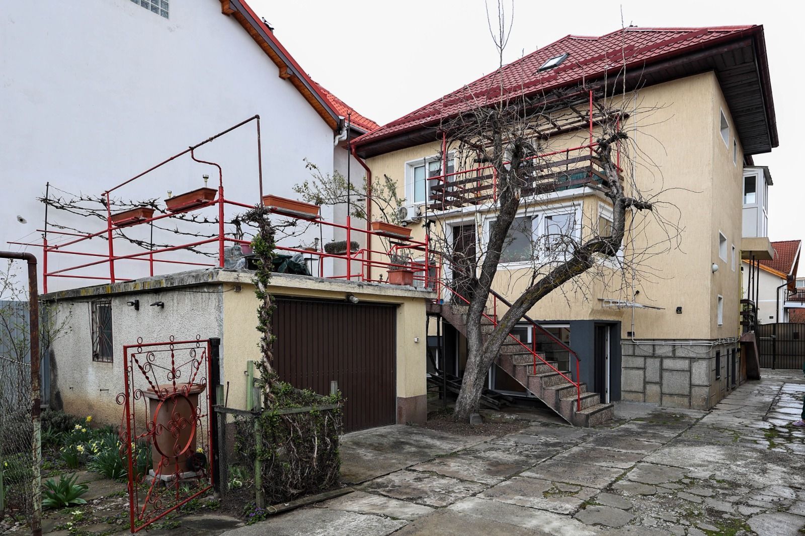 Apartament cu 3 camere la casa | Curte 130 mp | Zona Grivitei strada Vulcan - Poză 24