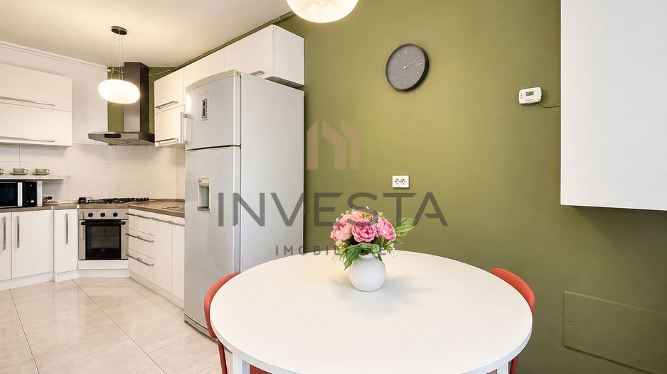 Apartament 3 camere decomandat de inchiriat in vila, zona Centrala! - Poză 5