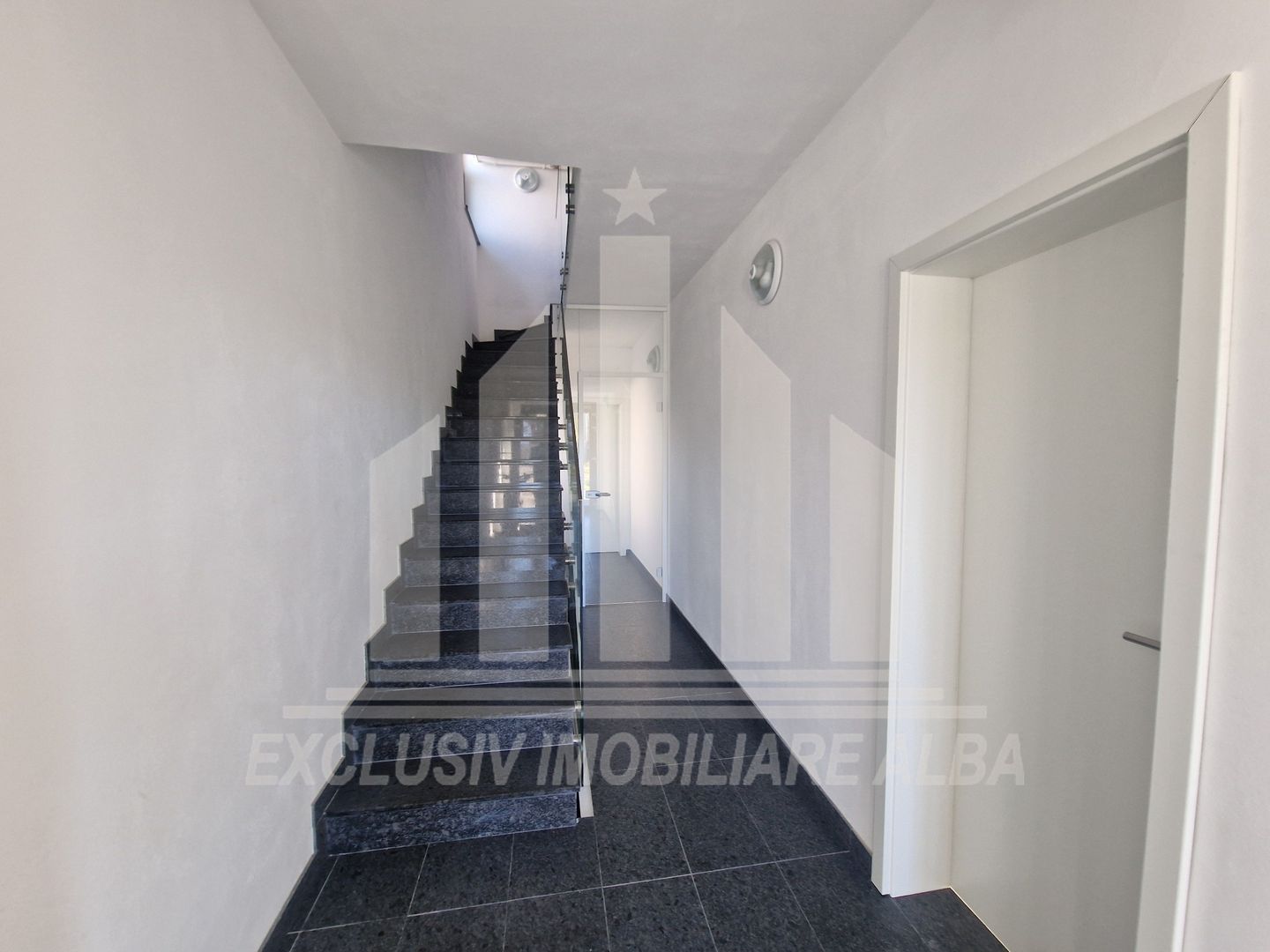 Apartament cu 2 camere, etaj 2, Bloc Nou - Poză 7