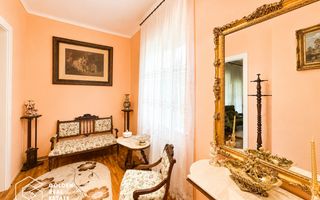 Apartament la casa cu 3 camere, zona Centrala - Poză 2