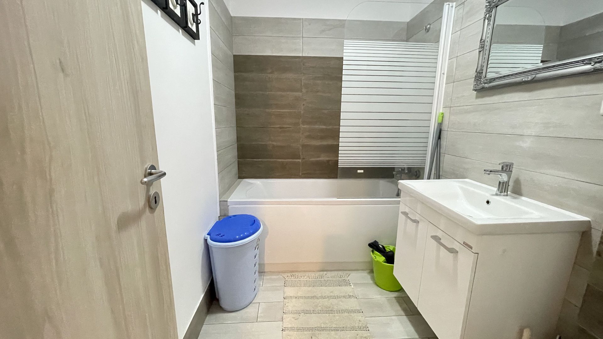 Apartament de vanzare-bloc nou,lift,finisat complet - Poză 18