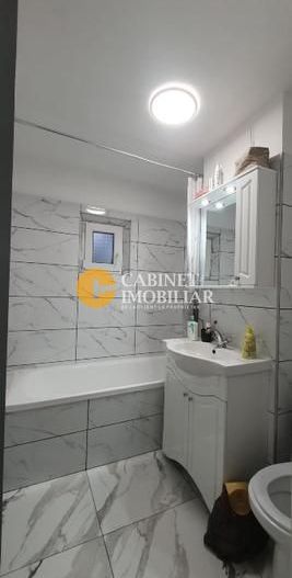 3 Camere Decomandat-Renovat- zona Alexandru cel Bun- bloc 1982 - Poză 5