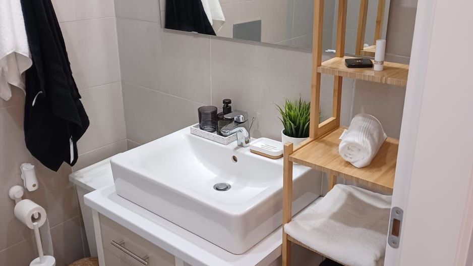 Apartament 2 camere vedere piscina Cosmopolis - Poză 7