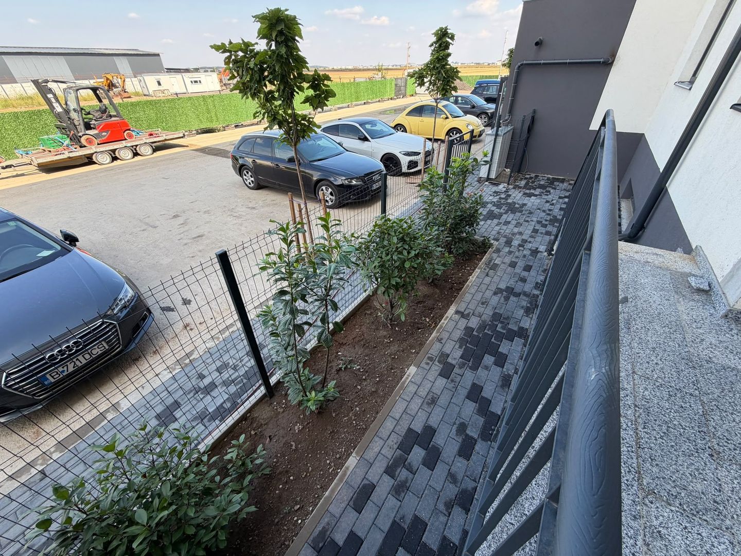 AP. 2 CAMERE- PARCARE, CURTE PROPRIE, CENTRALA, BUCATARIE INCHISA - Poză 8