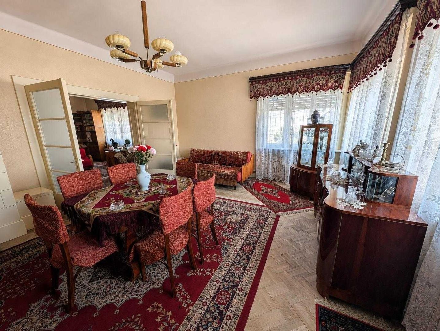 Apartament în casă, 3 camere | 132 mp utili | 3 pivnițe (68 mp) | Ultracentral – Alba Iulia - Poză 1