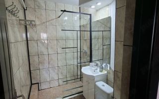 Apartament 3 camere de închiriat în zona 28 Alexandru cel Bun, etaj 4/10, cu lift - Poză 2