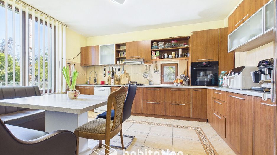 Casă individuală spațioasă și luminoasă cu garaj, în Mircea cel Bătrân - Poză 5