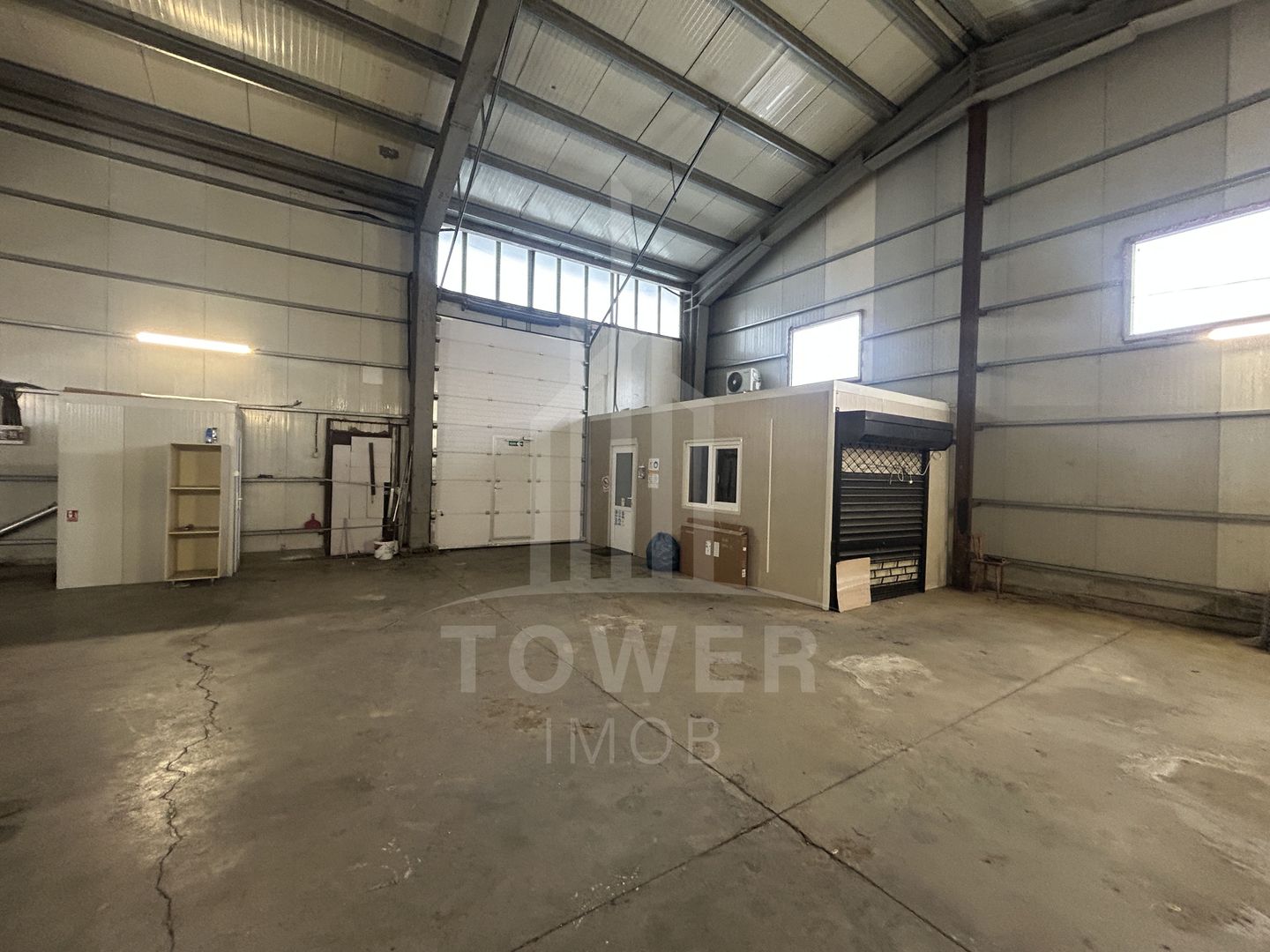 Hală Industrială Modernă 300 mp – Birou, Curent Trifazic și Acces Securizat - Poză 3