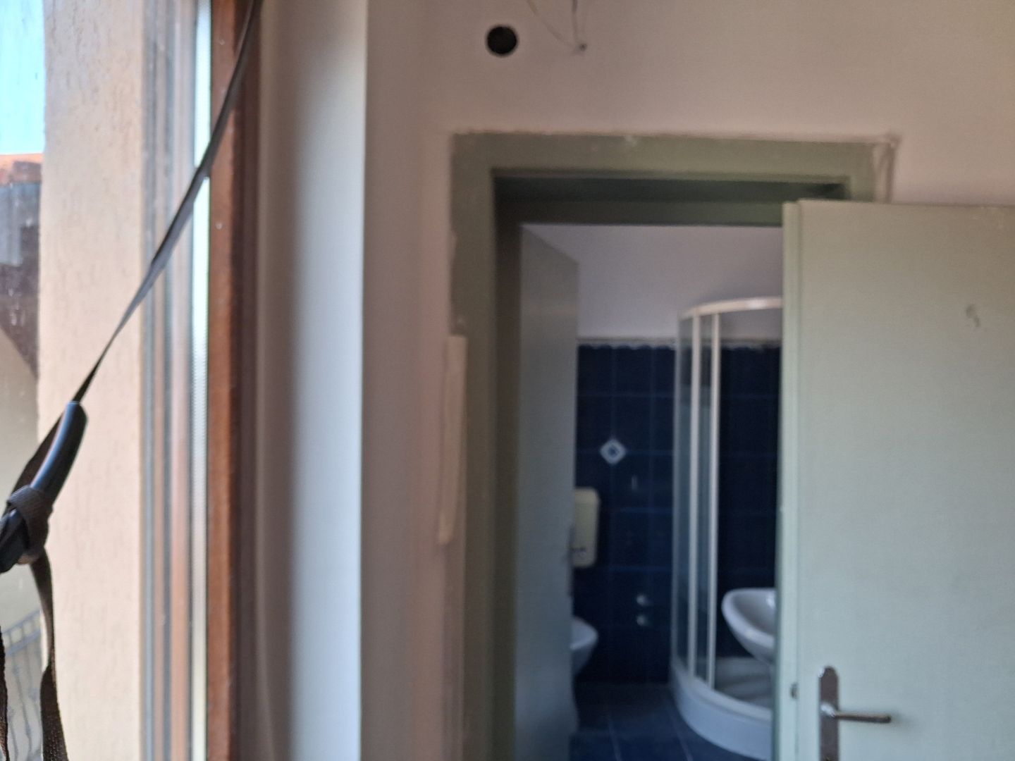 Casa RENOVATA partial 8 cam 6 ari 550mp garaj ANA IPATESCU. - Poză 13