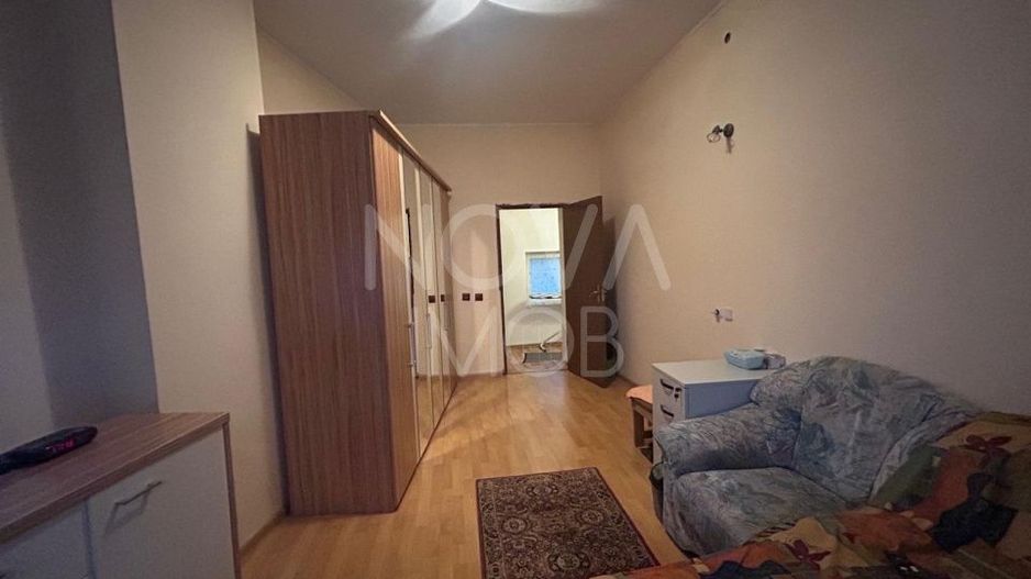 Casa de vanzare 200 mp cu spatiu comercial la parter, strada Lunga - Poză 12