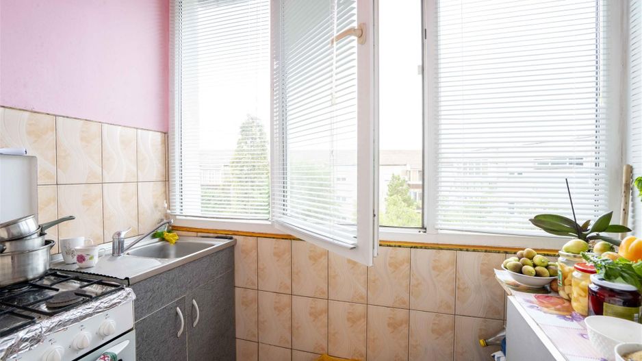 APARTAMENTE 2 CAMERE PB NUFARUL - Poză 3