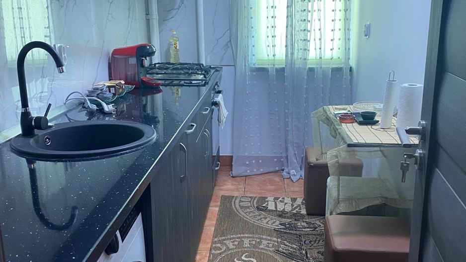 Apartament cu trei camere decomandat, Calea Grivitei - Poză 5