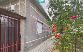 Casă cu 4 camere și teren de 800 mp în Zerind - Poză 1