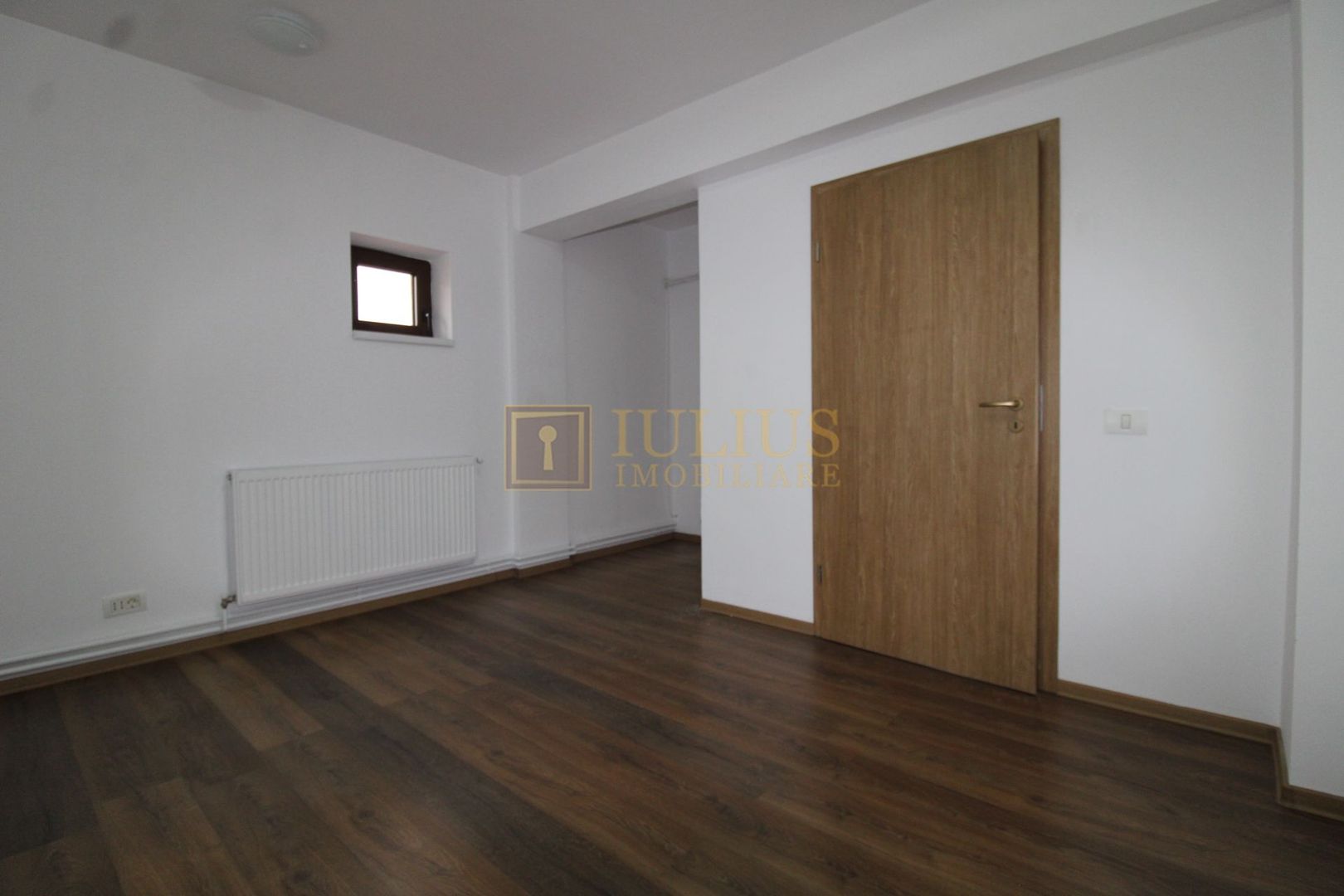 8 incaperi, 2 bai, centrala proprie, 3 locuri de parcare; Lipovei. - Poză 18