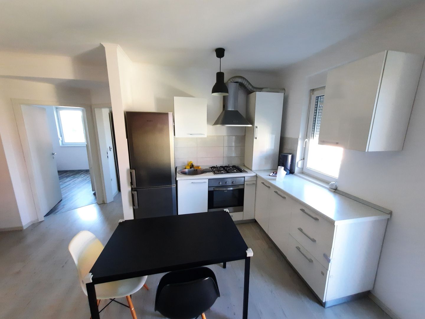 Apartament 3 camere. Design modern - mobilat si utilat. - Poză 13