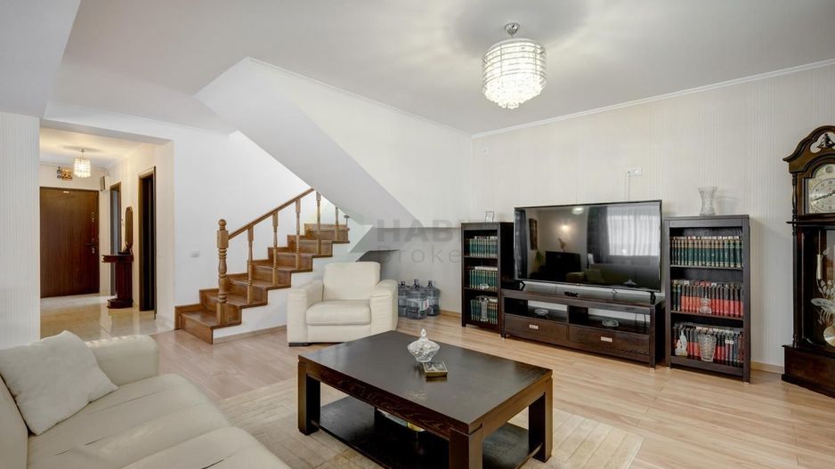 Casă modernă și spațioasă de vânzare în Bragadiru – ideală pentru familie - Poză 15