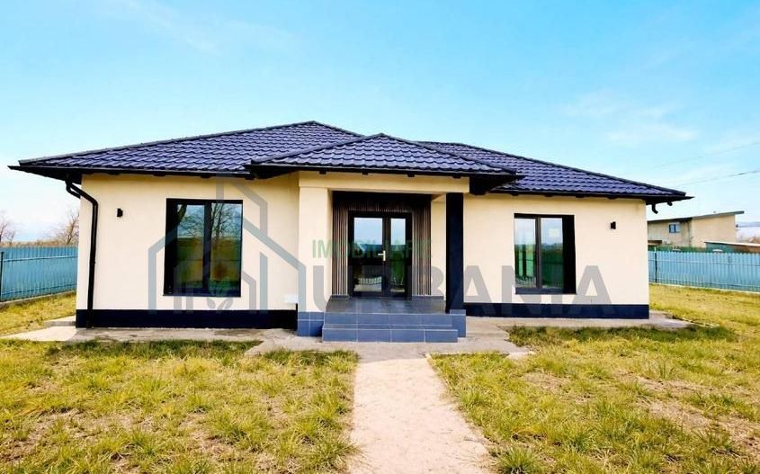 Casă de vânzare în Vișani, Bârnova, Iași - Poză 1