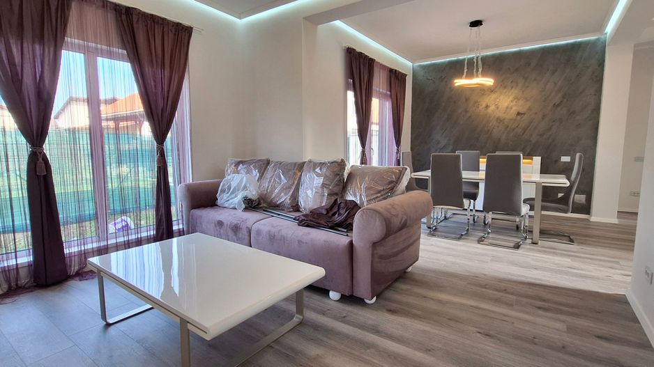 Duplex superb despartit prin garaj - Poză 1