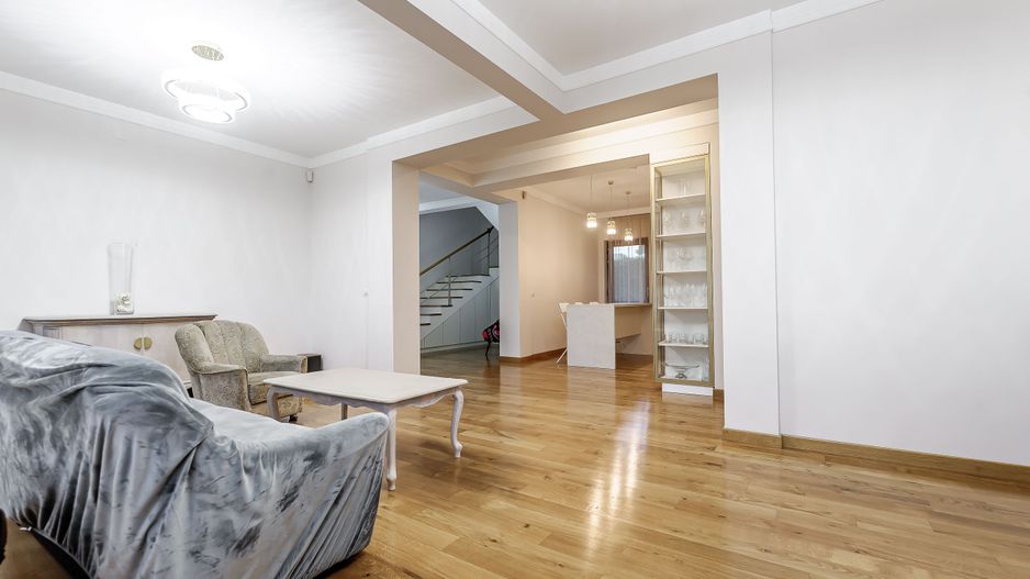 Vilă exclusivistă pe malul Mureșului – design modern si teren generos - Poză 6