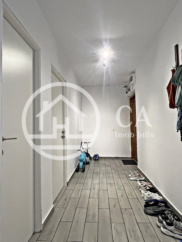 Apartament de vânzare cu 3 camere în zona Rogerius, Oradea - Poză 8