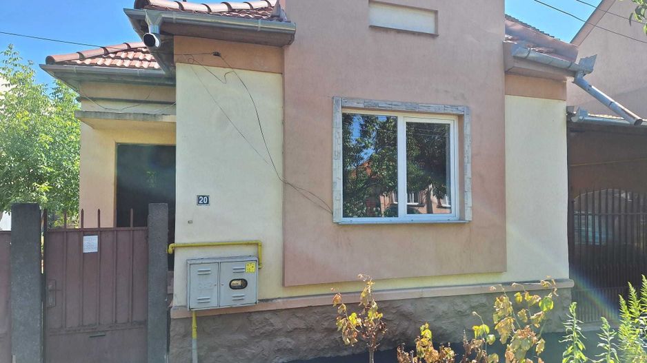 BRASADAS vinde casa mare cu teren pe strada Dara - Poză 1