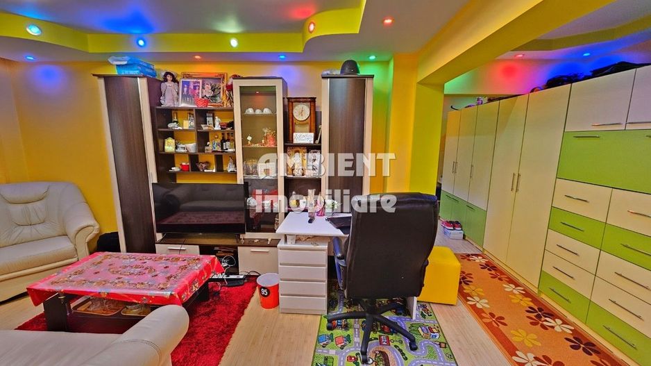 Apartament cu 3 camere, etaj 3, mobilat si utilat, zona GARA; - Poză 3