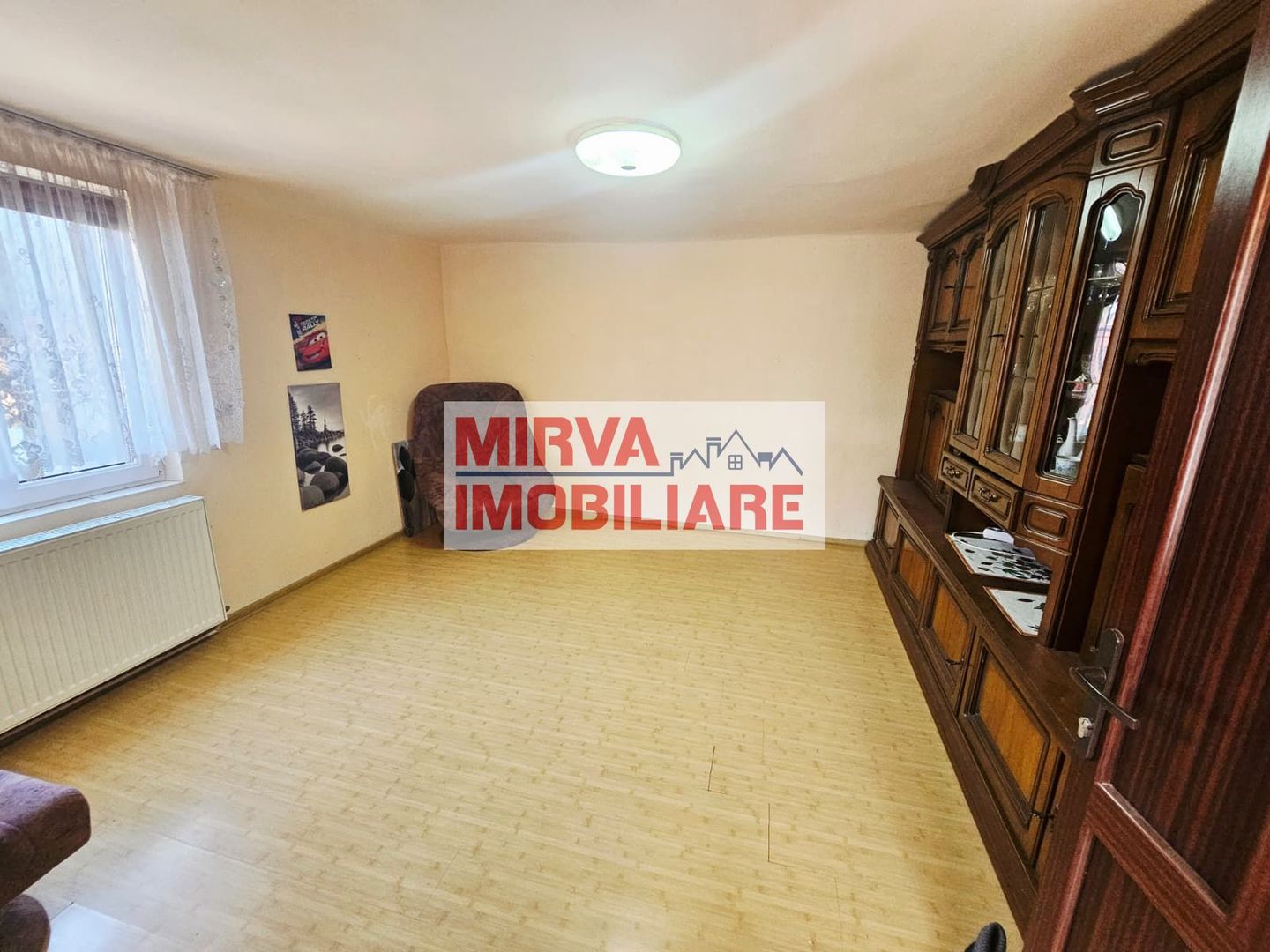 🏡 Casă spațioasă cu 9 camere în Strejnicu – pentru locuință, birouri - Poză 37