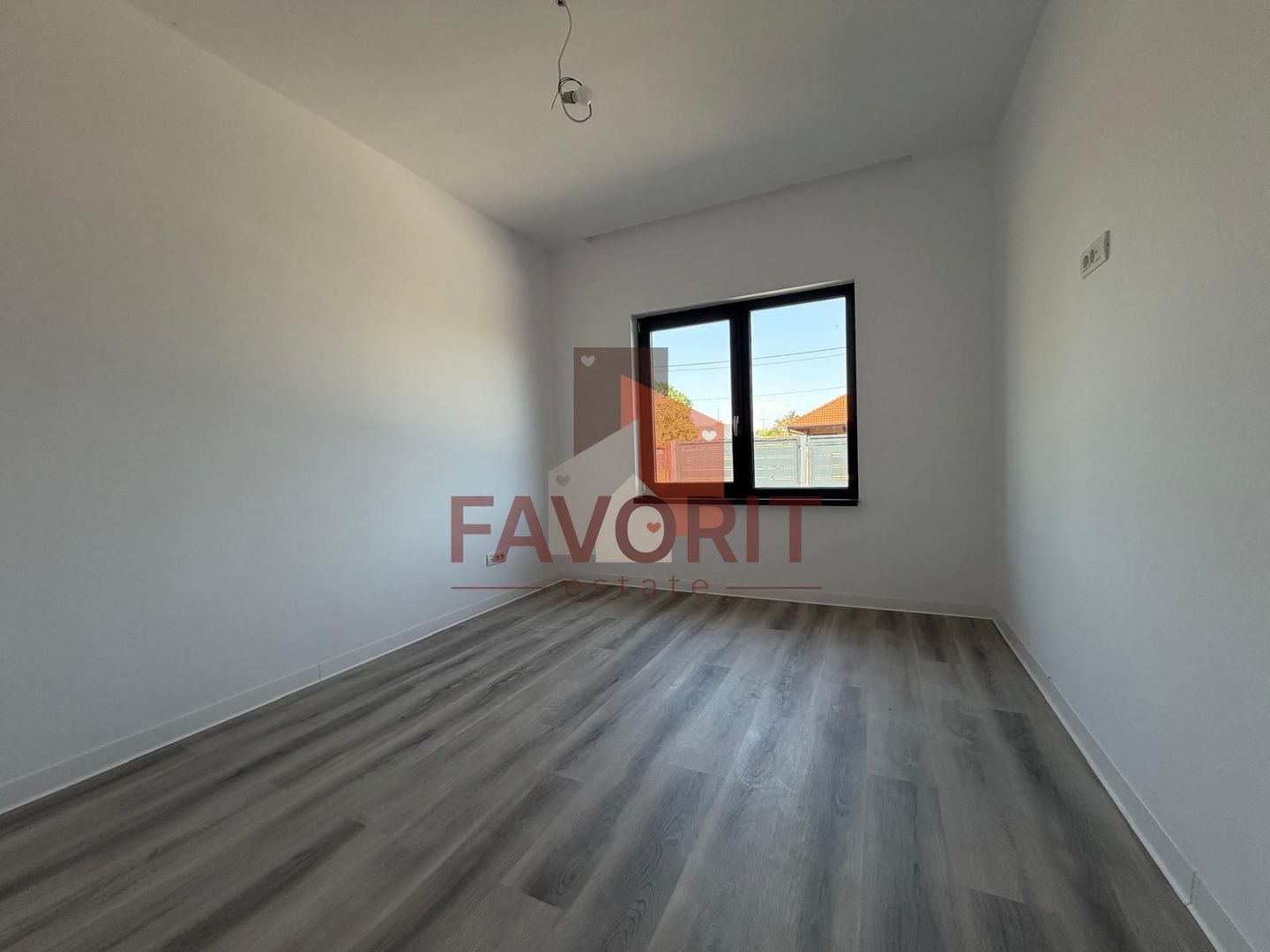 Duplex despartit | 5 camere | Garaj | Finisaje premium | 3 bai |Asfalt - Poză 6