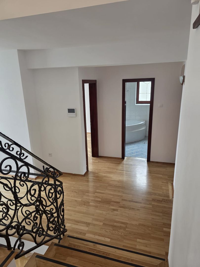 Vila de inchiriat - Poză 28