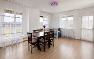 Casă generoasă cu 2 Nivele și confort modern – 10 Ari, Băcioi (sat Frumușica) - Poză 7