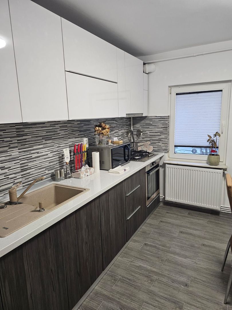 Inchiriere apartament 3 camere, modern, Prundu - Poză 3