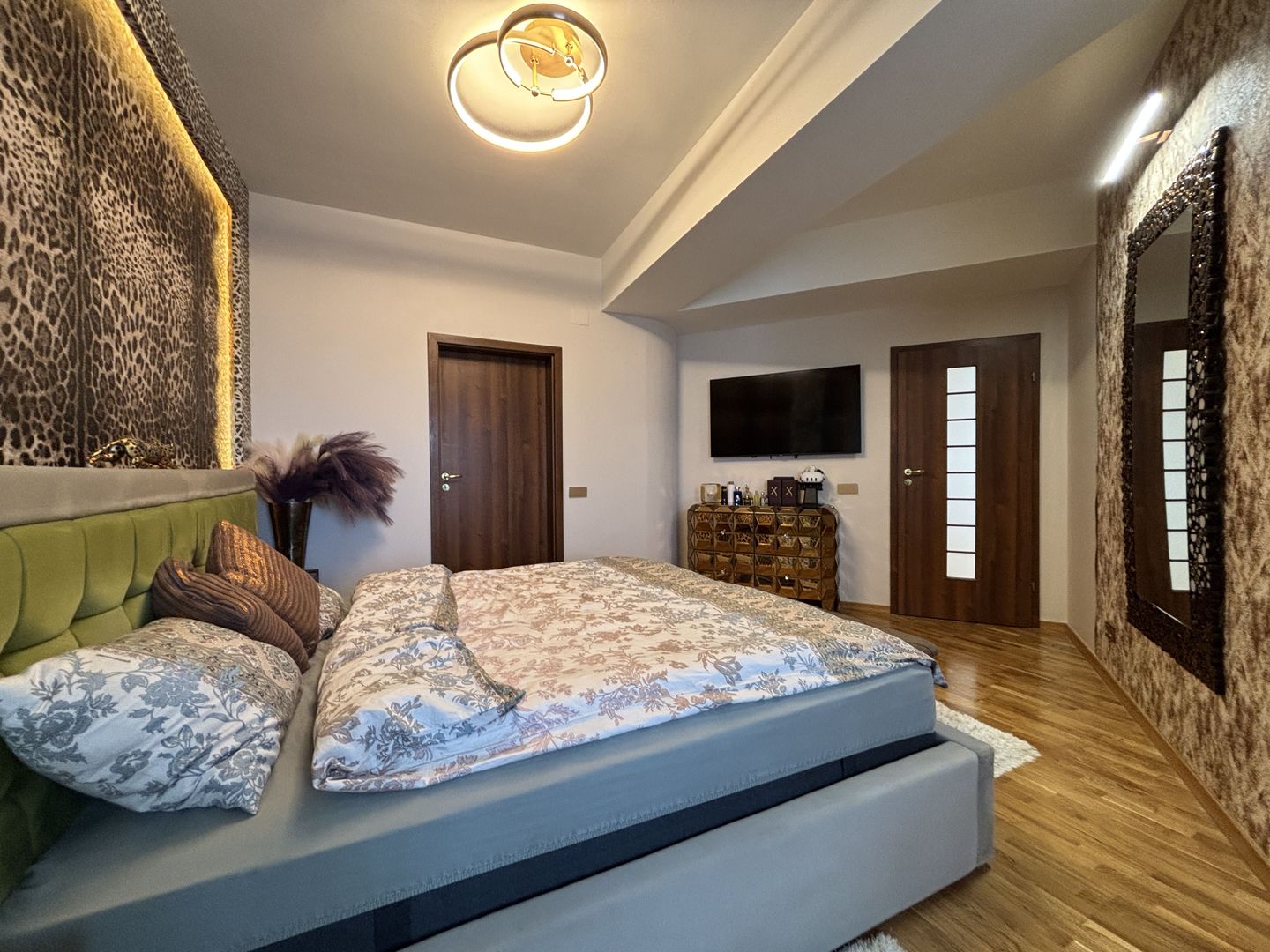 Apartament spectaculos 120 mp | Panorama către oraș | 2 Locuri Parcare - Poză 17