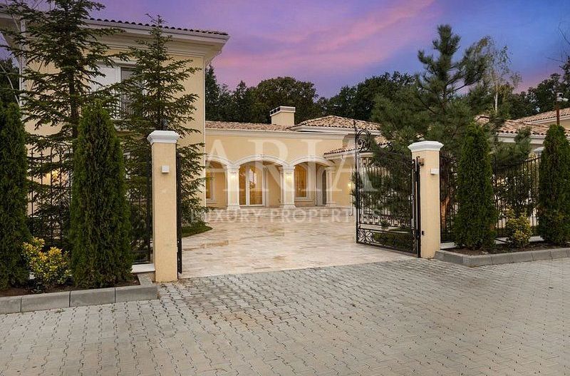 LUXURY MANSION NEAR THE FOREST - PIPERA TUNARI - Poză 4