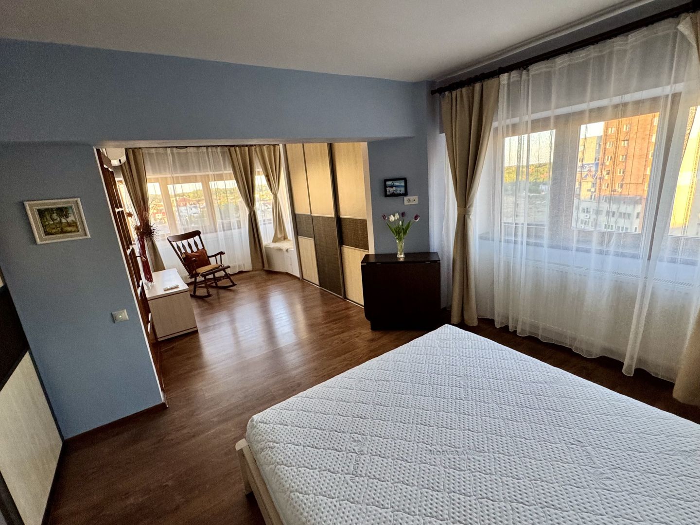 APARTAMENT SPATIOS SI LUMINOS - Poză 15