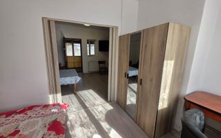 Studio la curte utilat complet cu terasa  zona Lazaret - Poză 2