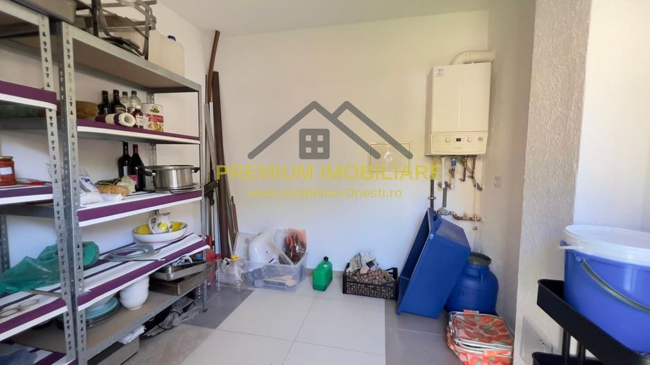 Vilă P+M cu teren de 4.200 mp + Garaj - Onești - Poză 34