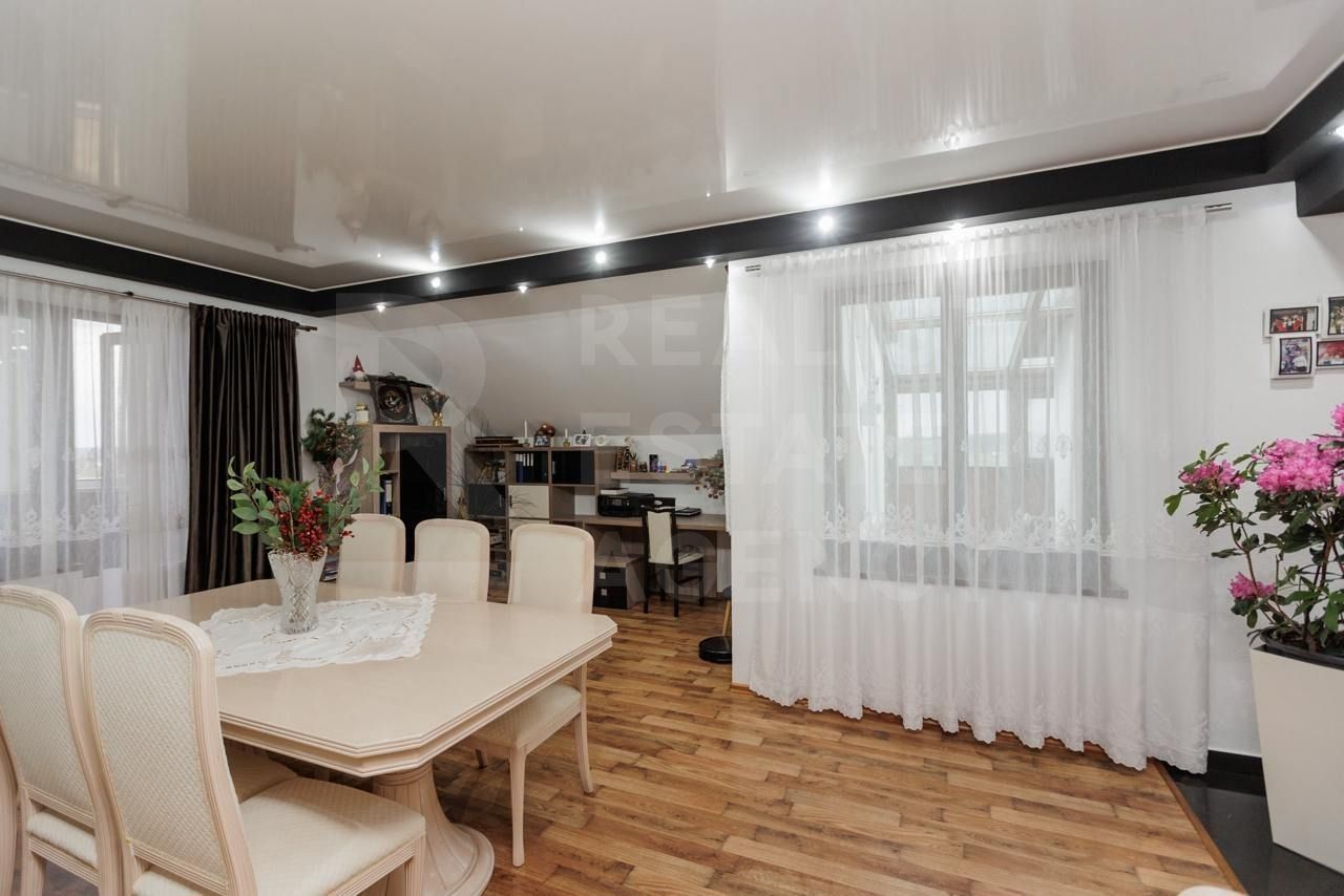 Vânzare, penthouse cu suprafața de 227 mp, str. Romană, Ungheni - Poză 4