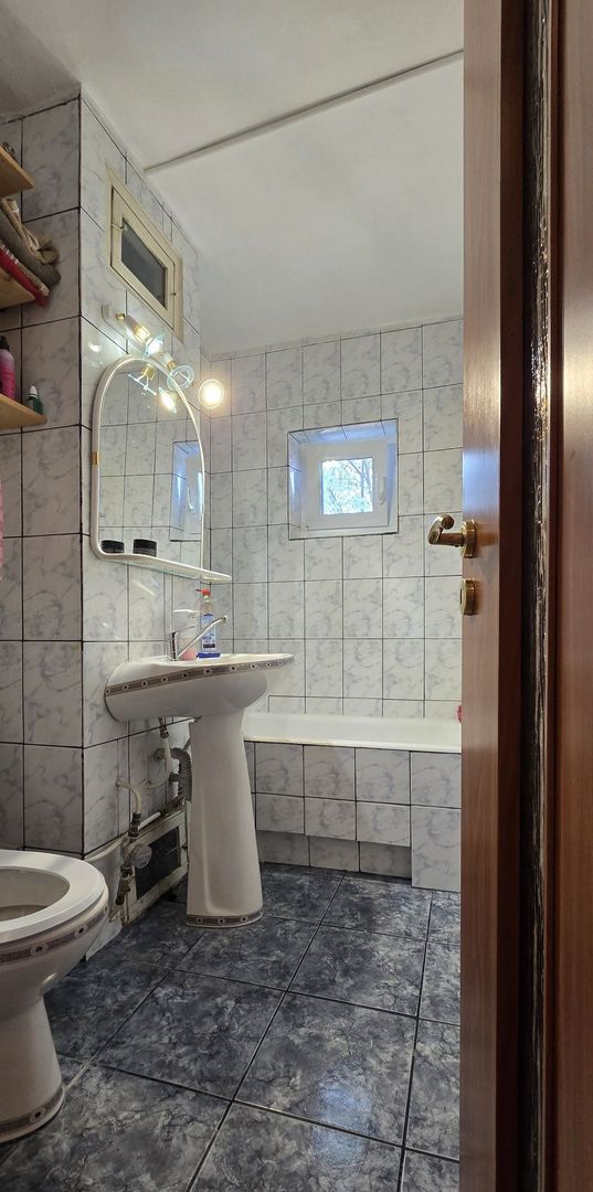 Aradului | 2 Camere | Etaj Intermediar | Bloc Izolat | Centrala Proprie. - Poză 6
