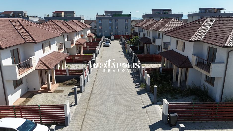 Intrarea in Sanpetru / Cartier Privat / Credit - Poză 2