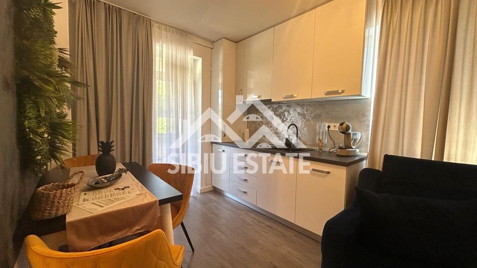 Apartament mobilat-utilat, cu 2 camere, balcon, parcare si boxa - Poză 6