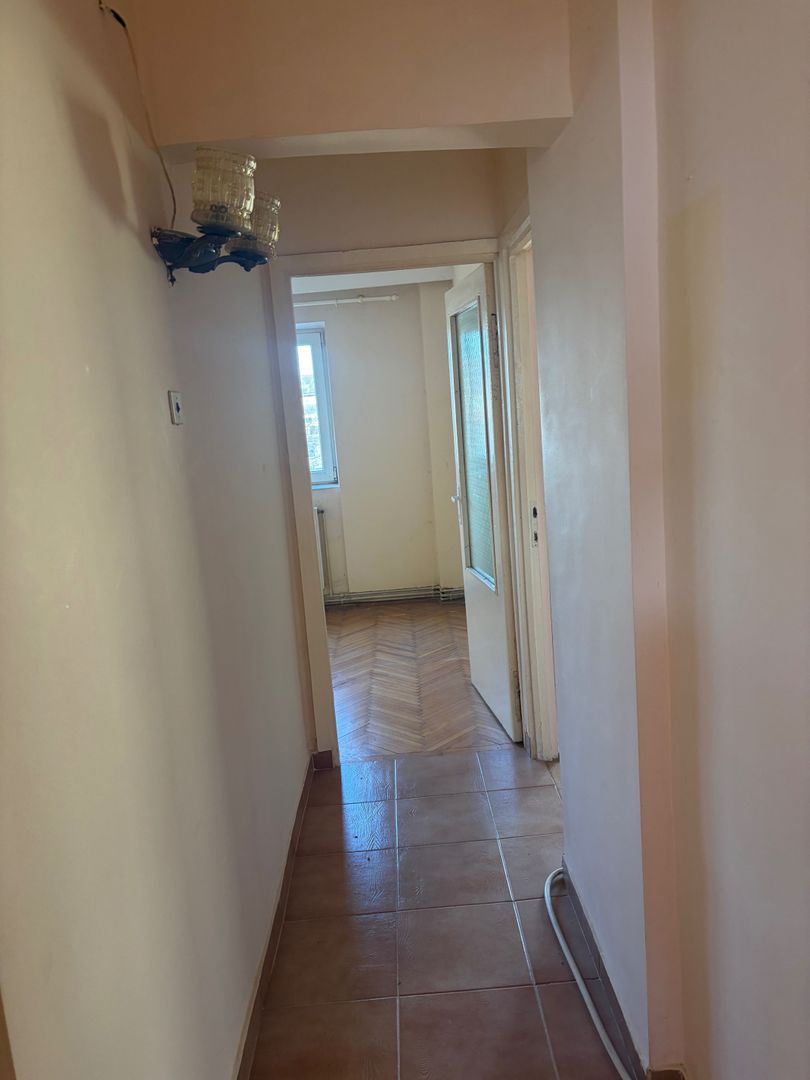 BRASADAS vinde ap 3 cam etaj 4/4 in Micro 16. - Poză 2