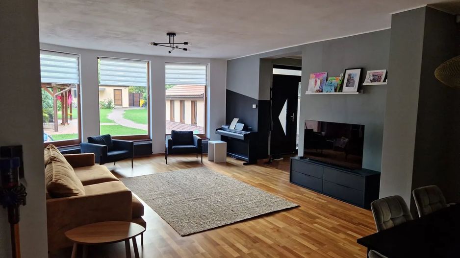 OFERIM SPRE VANZARE SAU ÎNCHIRIERE CASA ULTRA CENTRAL CU 5 CAMERE - Poză 2