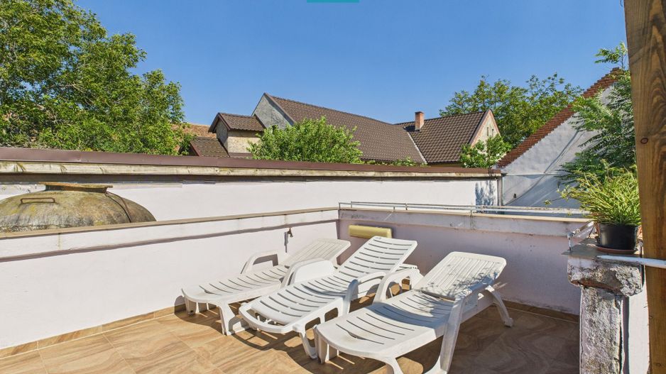 Casă cu piscină și teren generos, Sântana - Poză 8