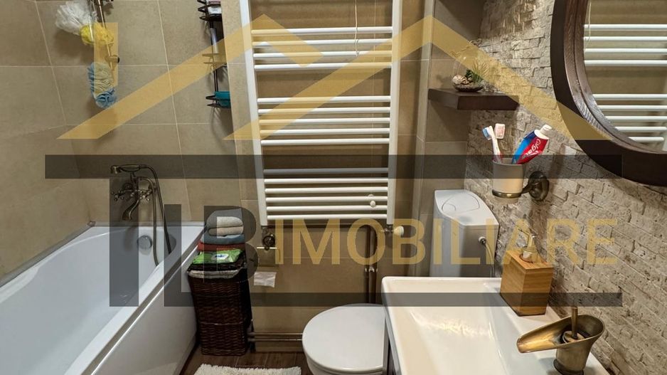 Apartament de 3 camere, garaj, 60mp, zona UltraCentrala - Poză 13