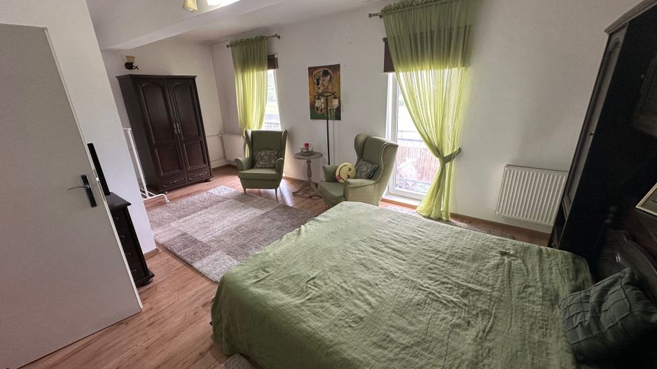 Casă / Vilă cu 5 camere zona Lunei - Poză 26