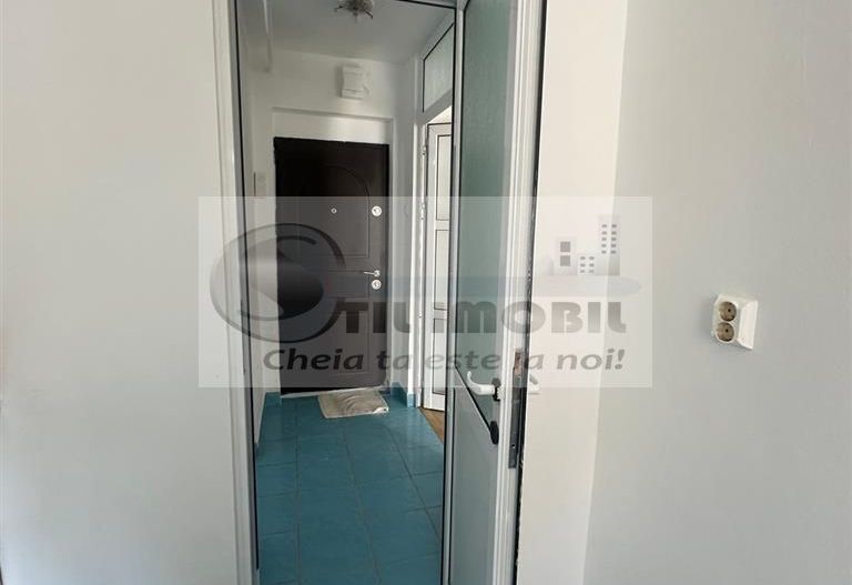 APARTAMENT 1 CAMERA DECOMANDAT PACURARI  IN SPATE LA PETROM 300 EURO - Poză 5