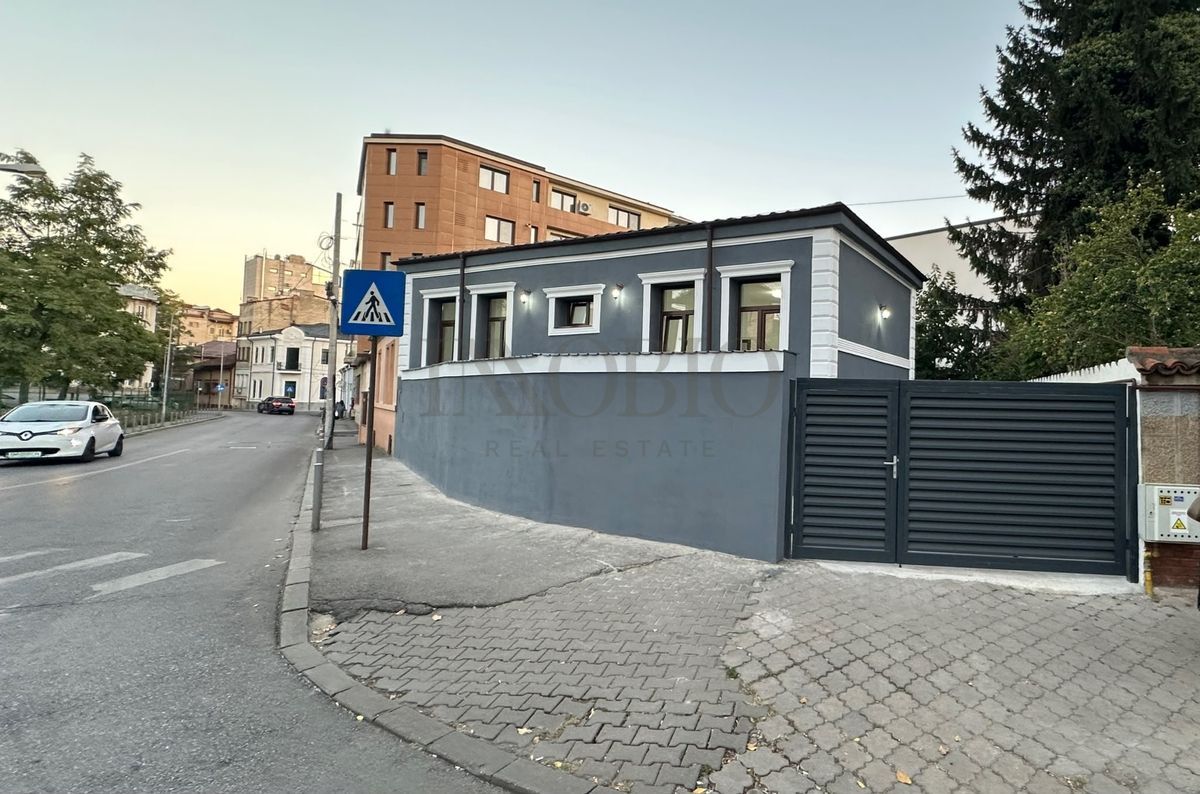 Vila Renovata | Parlament - Bd. Regina Maria | Curte 500mp - Poză 4