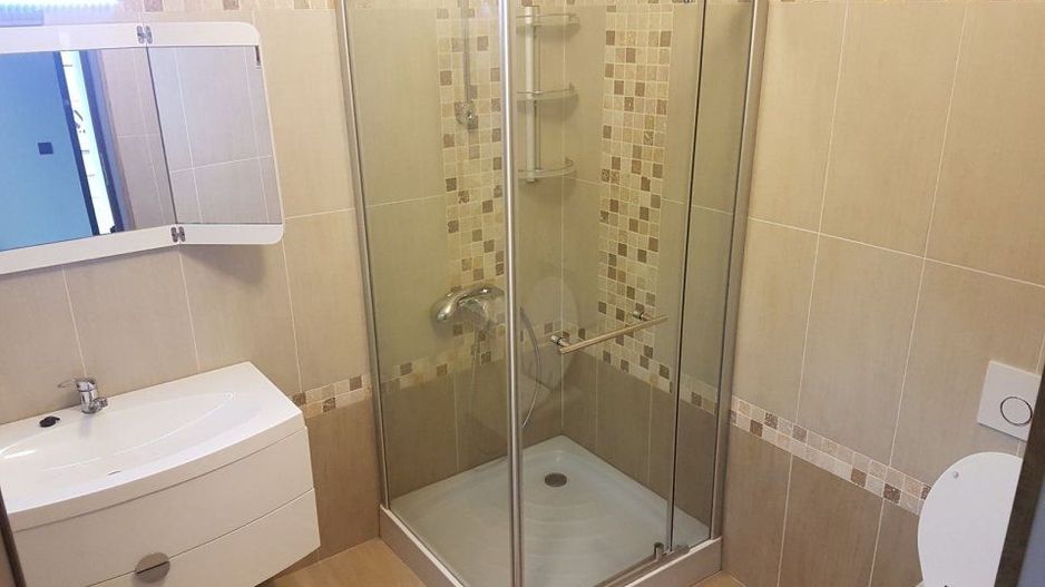 Închiriez apartament in vila - Poză 8