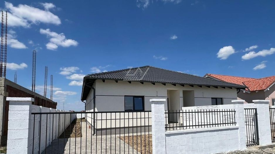 Comision 0. Duplex FINALIZAT 82 mp. Teren generos. - Poză 1