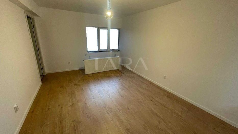 Apartament finisat 100 mp, cu intrare separată, Baciu, zona Primăriei - Poză 3